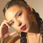 Ángela Aguilar desata caos por ser nombrada la "líder de la música mexicana"