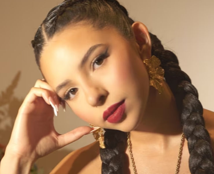 Ángela Aguilar desata caos por ser nombrada la "líder de la música mexicana"