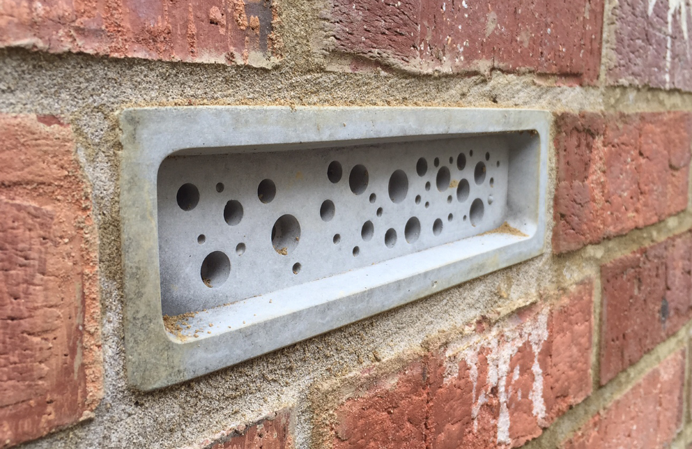 ¿Por qué crean ladrillos para abejas en edificios urbanos?