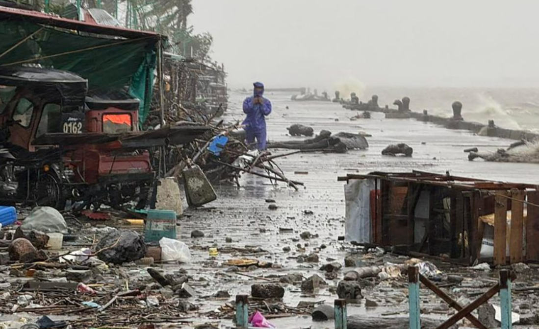 Ciudad en China paralizada por tifón, medidas extremas ante clima extremo