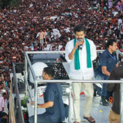 Estampida en India, múltiples heridos en evento político