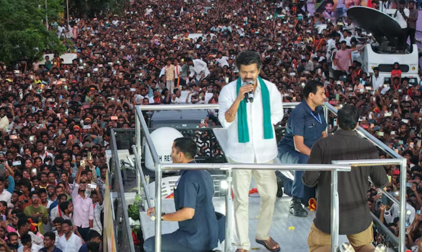 Estampida en India, múltiples heridos en evento político