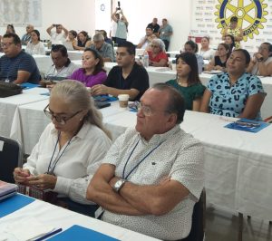 Los participantes aprenden a crear recursos educativos innovadores gracias a la Inteligencia Artificial en materia educativa, mejorando la enseñanza personalizada.