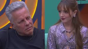 Elaine Haro y Alexis Ayala, cambiaron la placa de nominación tras el beneficio en una dinámica y ambos se restaron 4 puntos.