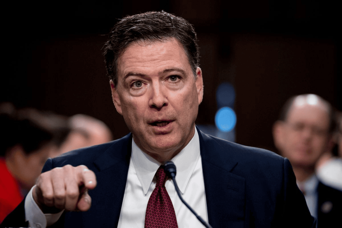 Exdirector del FBI acusado