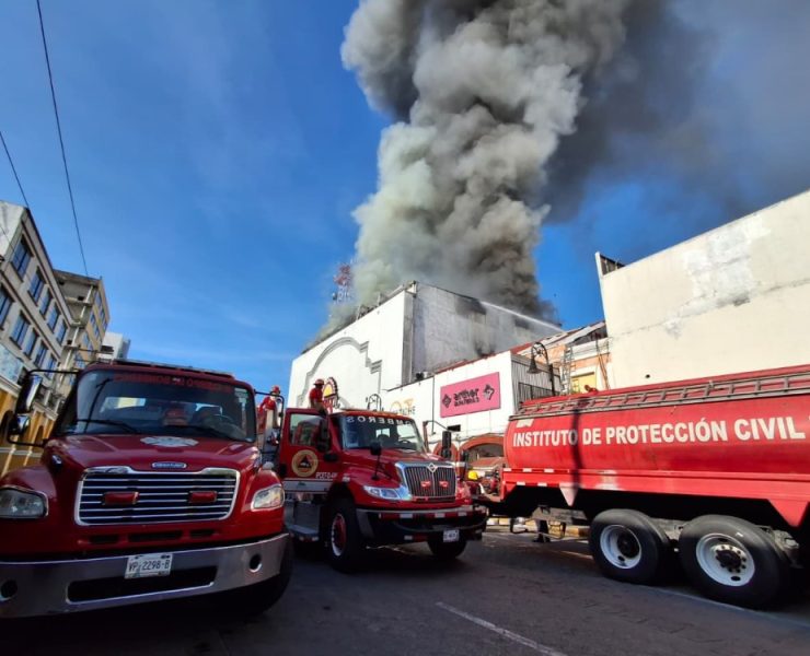 Incendio en tienda departamental de Villahermosa