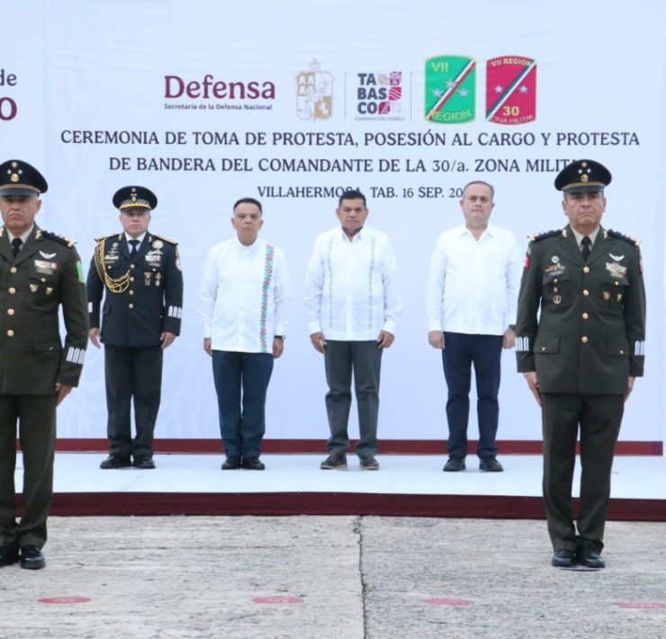 Javier May atestigua toma de posesión