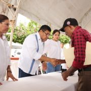 Javier May reafirma compromiso territorial