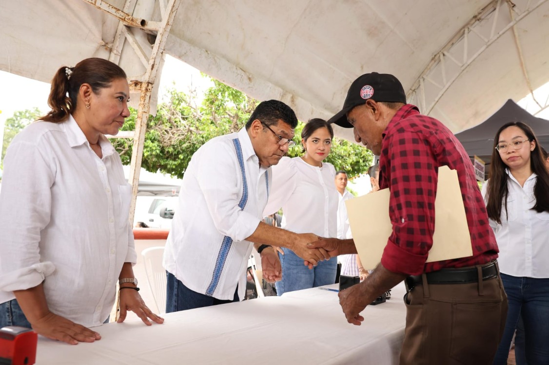 Javier May reafirma compromiso territorial