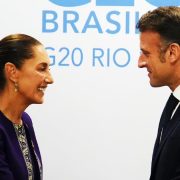 Macron pospone visita a México; Sheinbaum confirma llegada de primer ministro canadiense