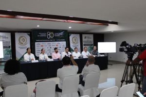 Autoridades y representantes de la CANAINMA durante la presentación oficial de la Convención Nacional de Madereros 2025 en Mérida.
