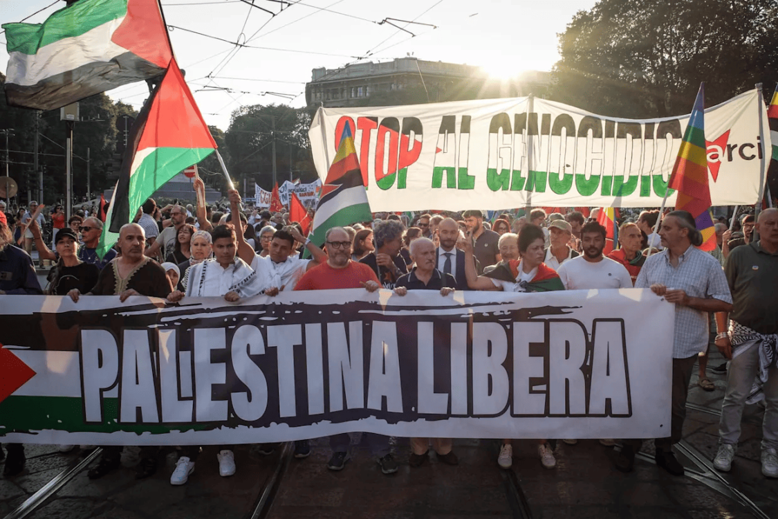 Más de 100 mil personas marchan en Italia