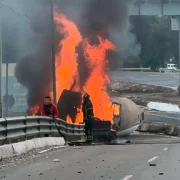 Peritajes descartan fallas en el asfalto por volcadura de pipa en La Concordia;