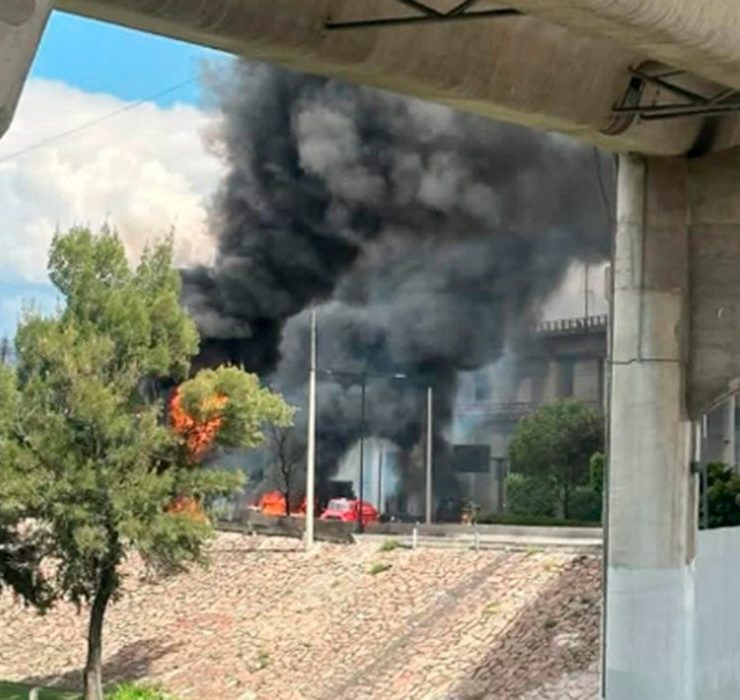 Suman 25 muertos por explosión de pipa de gas en Iztapalapa; Fiscalía apunta a exceso de velocidad y falta de pericia del conductor