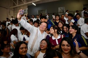 Gobernador Joaquín Díaz Mena inauguró el Primer Encuentro Estudiantil “Dale color a tu vida, dale color a tu mente”