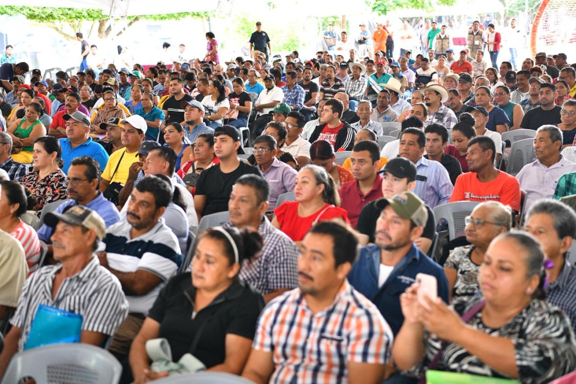 Qué vivan las campesinas y los campesinos