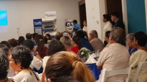 Moisés Reznick destacó la necesidad de reconocer la importancia de la quiropráctica durante su charla en Yucatán.