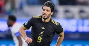 Con su gol ante Corea, Raúl Jiménez llegó a 44 goles con Selección Mexicana, y acecha a Javier Hernández como goleador histórico.
