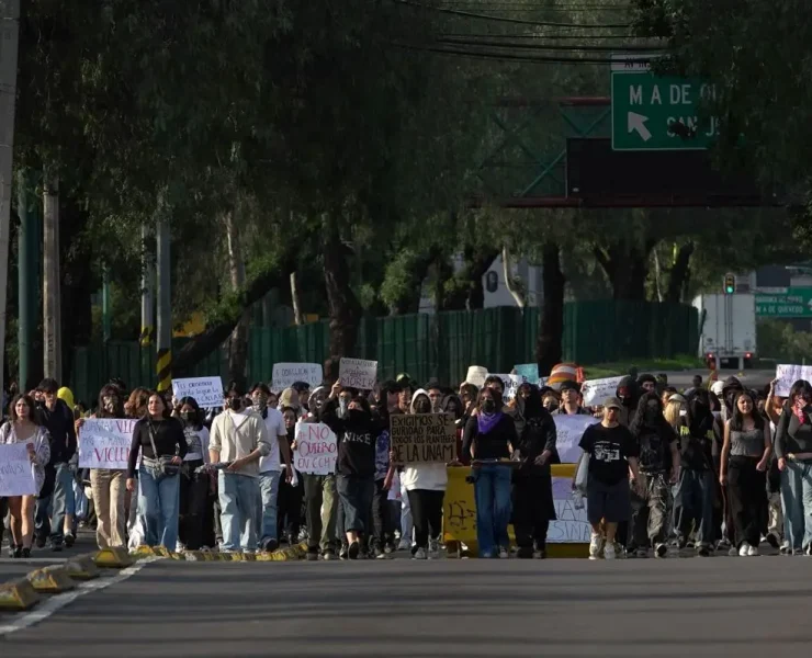 Sheinbaum anuncia programa integral de apoyo a jóvenes ante crisis en planteles universitarios