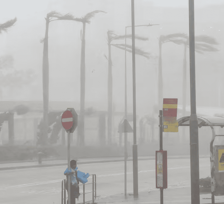 Supertifón Ragasa toca tierra en China