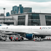 Suspenden a empleados de aerolíneas