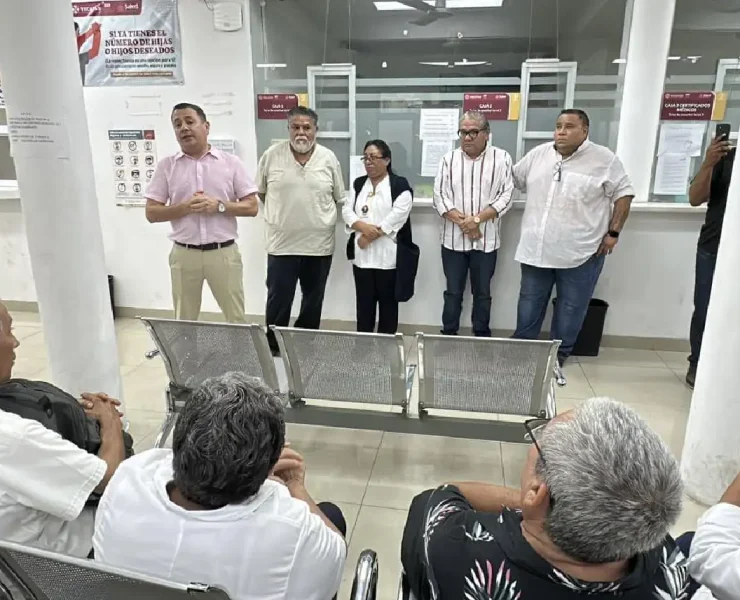 Trabajadores exigen destitución del director de Centro de Salud