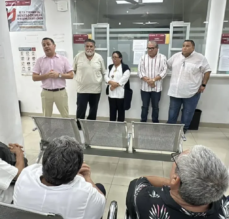 Trabajadores exigen destitución del director de Centro de Salud