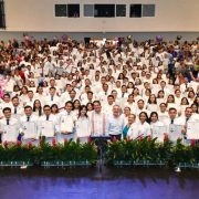 UJAT celebra titulación de 207 médicos cirujanos