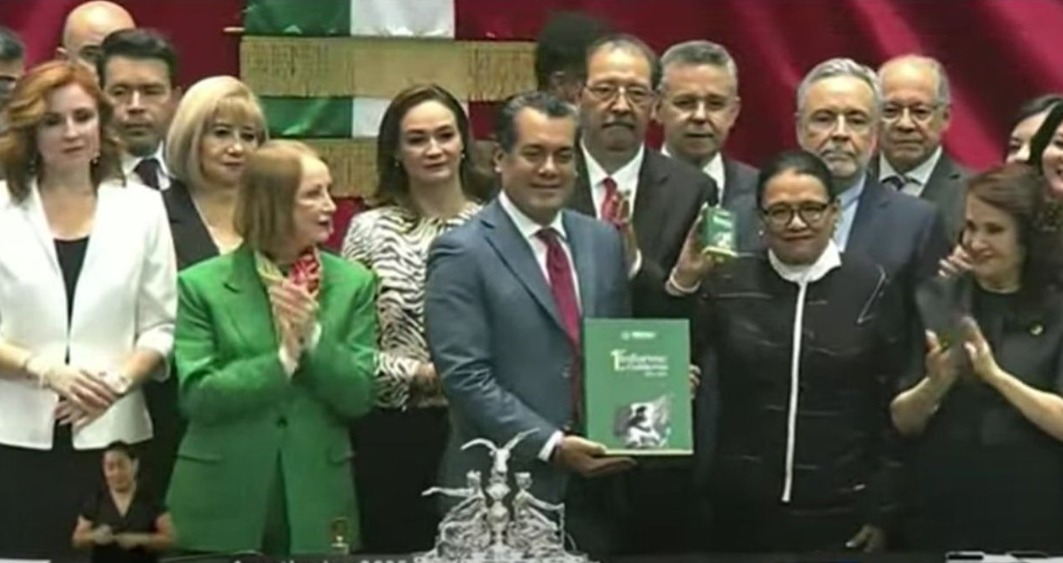 Entrega simbólica en San Lázaro: Rosa Icela Rodríguez lleva el Primer Informe de Sheinbaum sin discursos ni confrontaciones