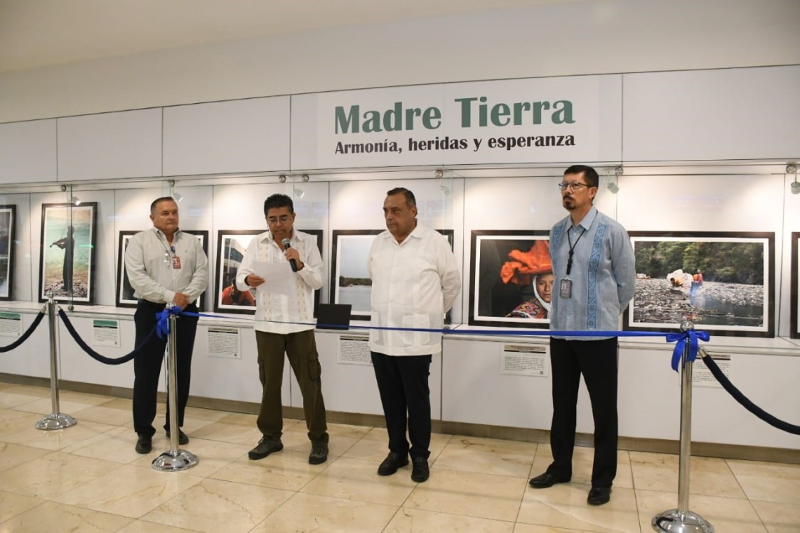 Entre vuelos y cultura: el Aeropuerto Internacional de Mérida celebra 571 exposiciones en en casi tres décadas