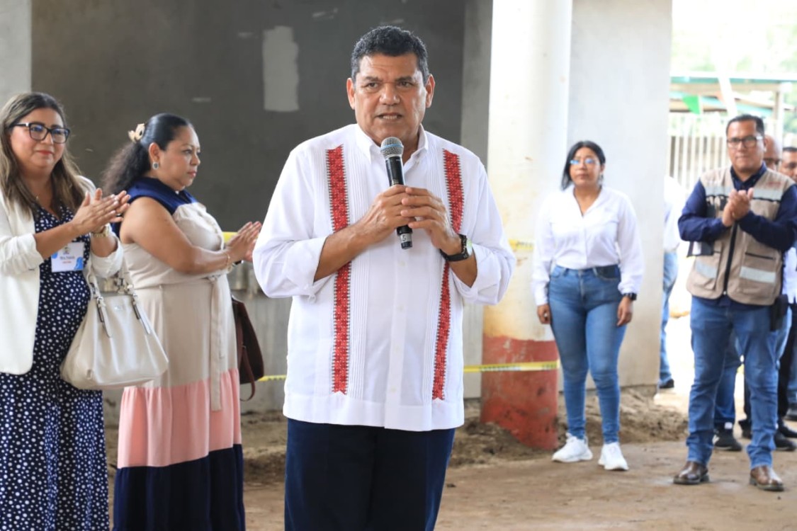 gobernador Javier May Rodríguez entregó nuevo equipamiento urbano