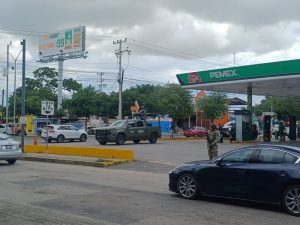Movilización por presuntas irregularidades en gasolinera de la Av. Jacinto Canek de Mérida