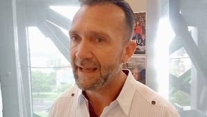 Clemente Escalante Alcocer, titular de Cultur, supervisa las labores del Cuarto centro de acopio en Yucatán y destaca la solidaridad del pueblo yucateco.
