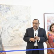 “ZOOM” de Addy Semerena transforma el aeropuerto de Mérida en una galería viva