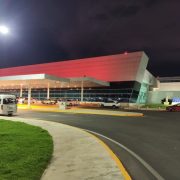 Aeropuerto de Mérida se viste de rosa