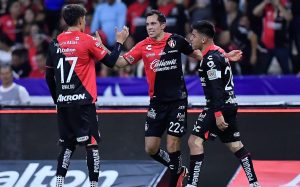 Los rojinegros del Atlas tuvieron su primera victoria , tras el regreso de Diego Coca en el banquillo.