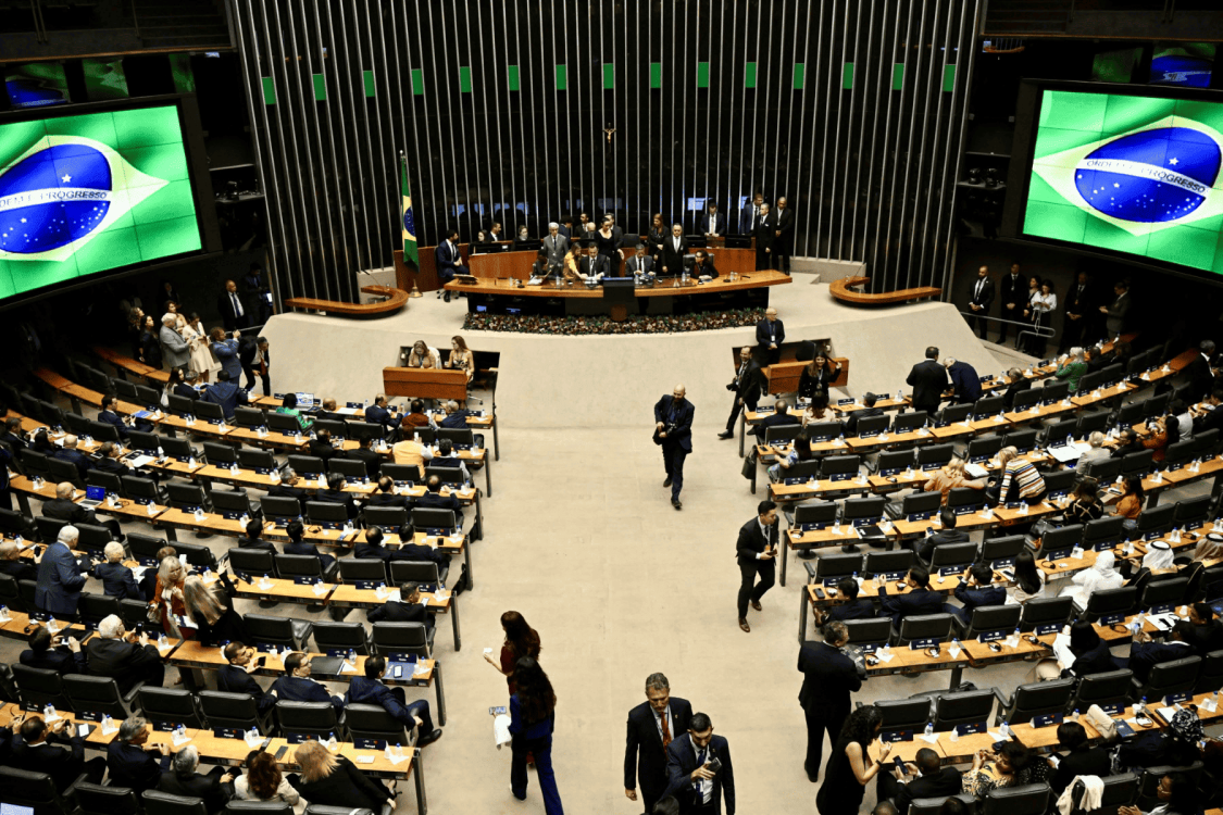 Brasil elimina impuestos para la clase media