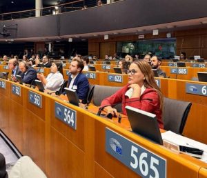 La Alcaldesa de Mérida, Cecilia Patrón Laviada, presenta los proyectos municipales en el Parlamento Europeo durante la Semana Europea de Regiones y Ciudades 2025.