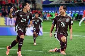 Hugo Camberos entró de cambio y con un doblete selló el pase de México a los cuartos de final del Mundial Sub-20. 