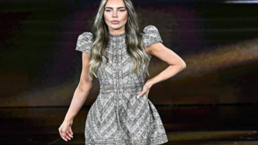 Belinda desfila en París y luce hermoso atuendo sacudiendo el mundo de la moda
