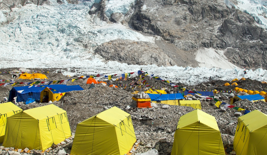 Everest: entre la belleza y el colapso humano