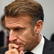 Francia quiere evitar el adelanto electoral ante renuncia del primer ministro