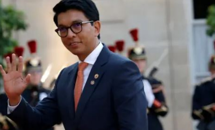 El presidente de Madagascar huye del país tras protestas de la "Gen Z"