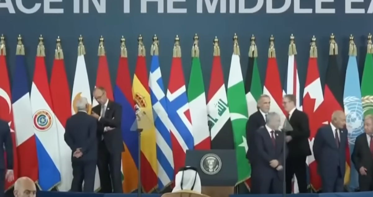 Trump, Sisi y 30 líderes mundiales firmaron el acuerdo