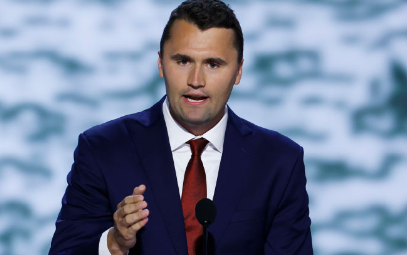 Trump condecora a Charlie Kirk con el máximo honor civil de EEUU