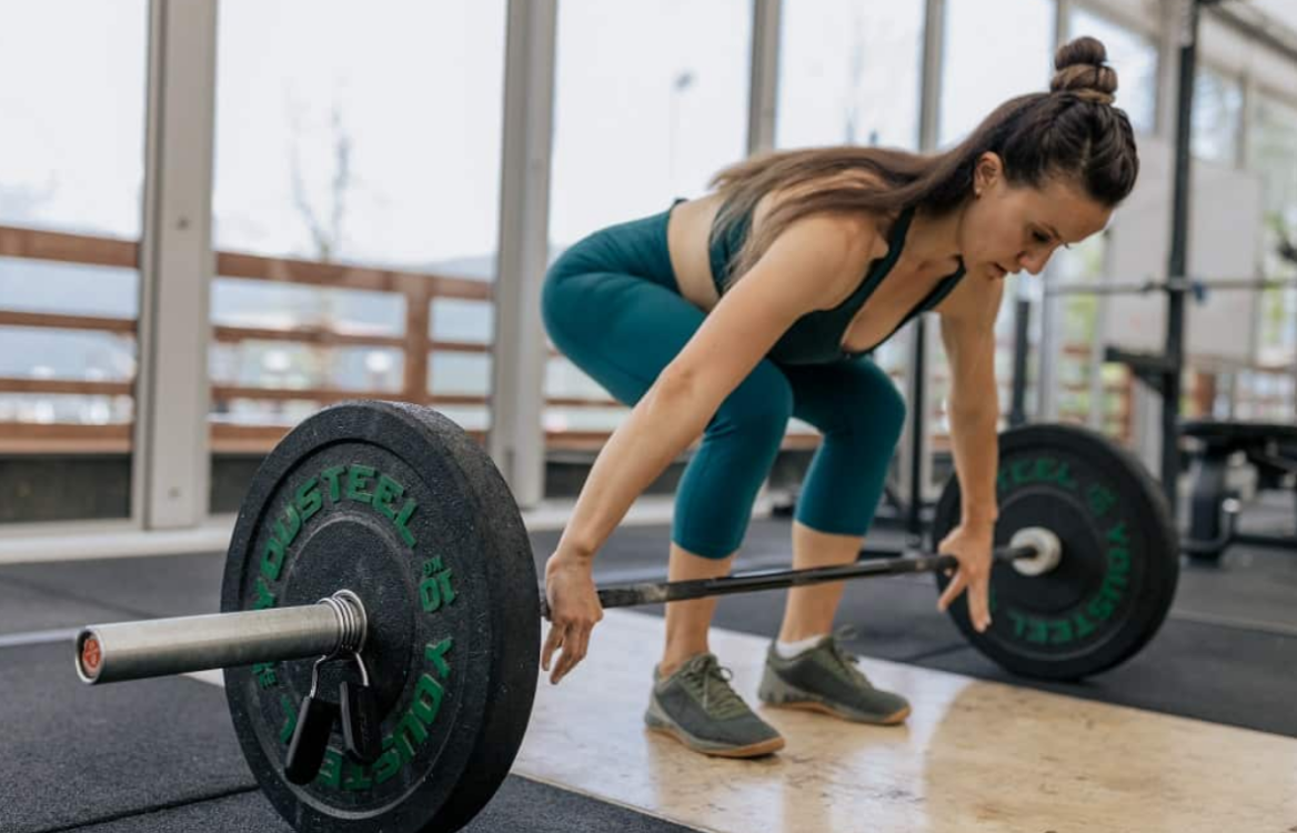 ¿Por qué los beneficios de levantar pesas aumentan con la edad?