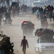 Tropas de Israel obligan a las Gazatíes a abandonar Gaza (una vez más)