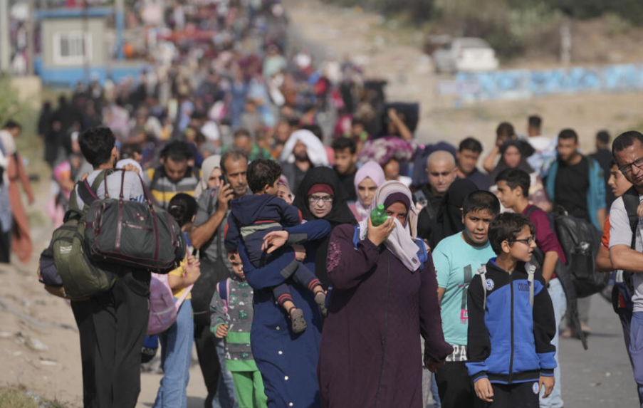 Tropas de Israel obligan a las Gazatíes a abandonar sus hogares