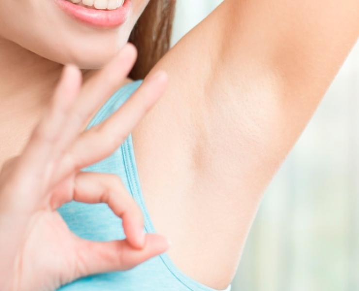 ¿Cómo eliminar las manchas en axilas? EL vinagre de manzana es una solución poco conocida