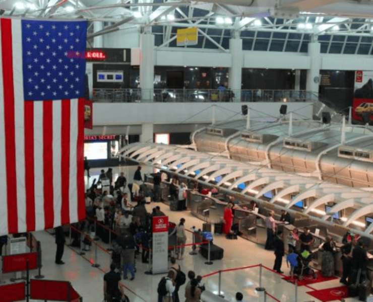 EEUU duplicó el costo de viaje para ciudadanos